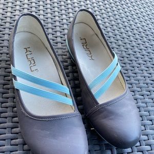Kuru slip on shoes